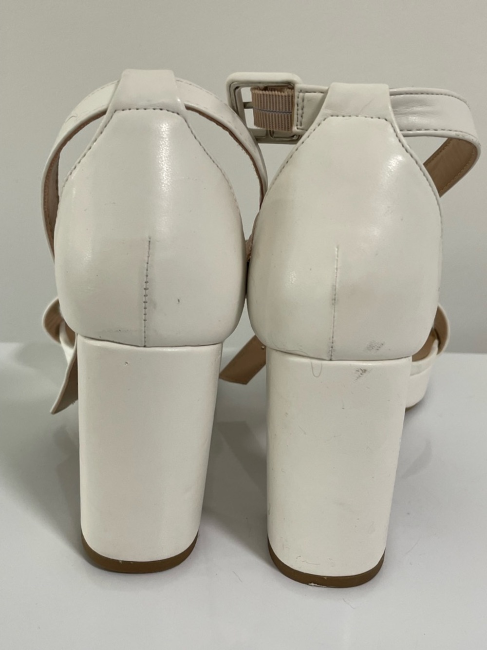 Delicious White Single-Band Ankle-Strap Block Heels. Size 8 - Picture 6 of 9